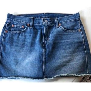 Levi's Cut-off denim jean skirt size 25